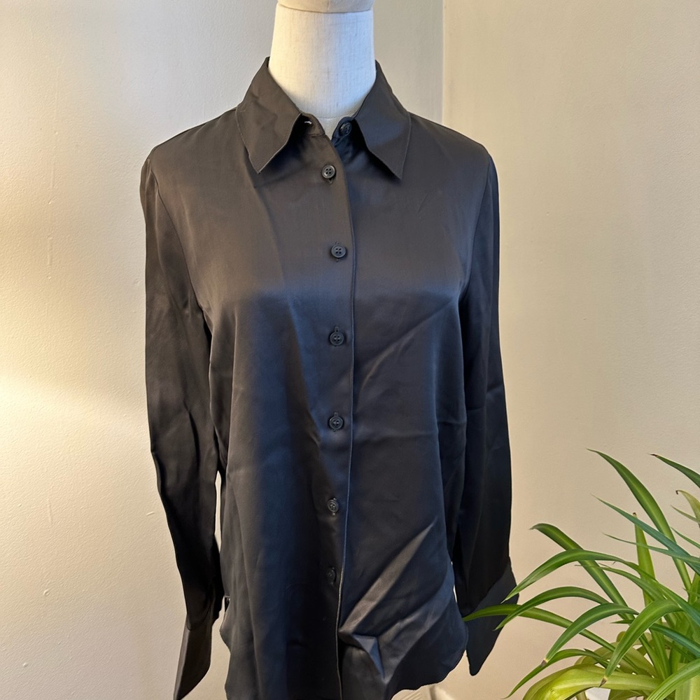 ZARA SHIRT.  Size XS. tags are no longer attached